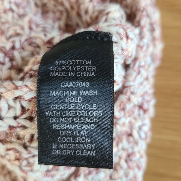 Moon & Madison Crochet Look Tank in White/Cream/Red - Size M - Picture 5 of 7